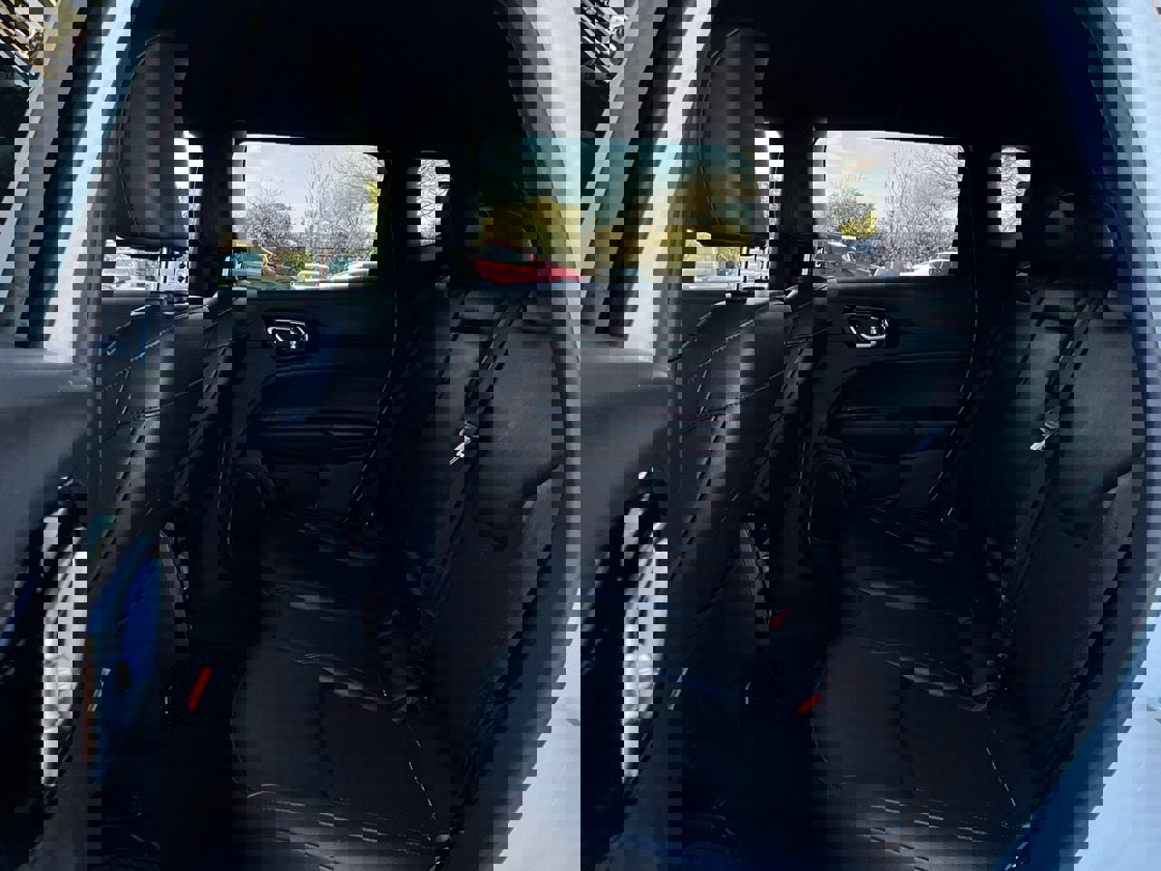 Used 2025 Jeep Compass Trailhawk image 11