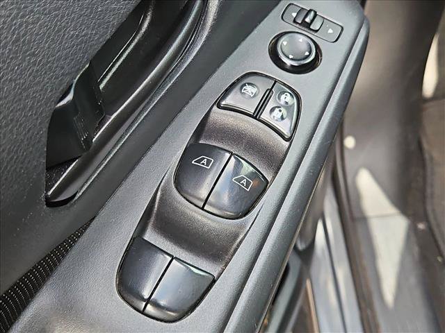 Used 2021 Nissan Kicks S FWD image 10