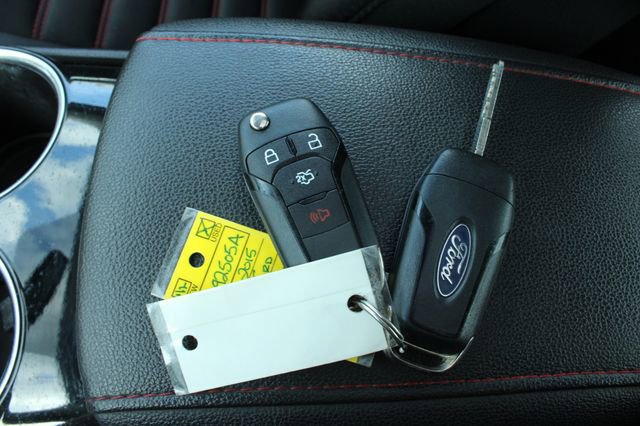 Used 2015 Ford Fusion SE FWD image 29