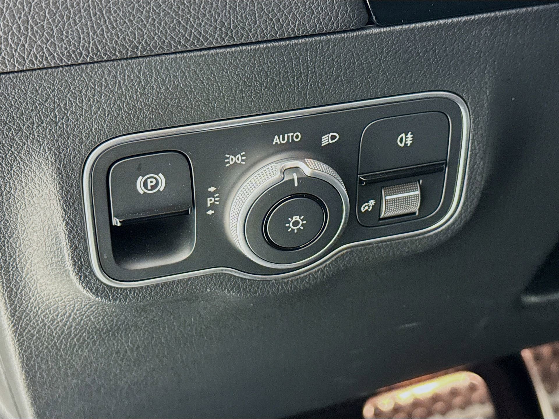 Used 2025 Mercedes-Benz GLA 250 image 11