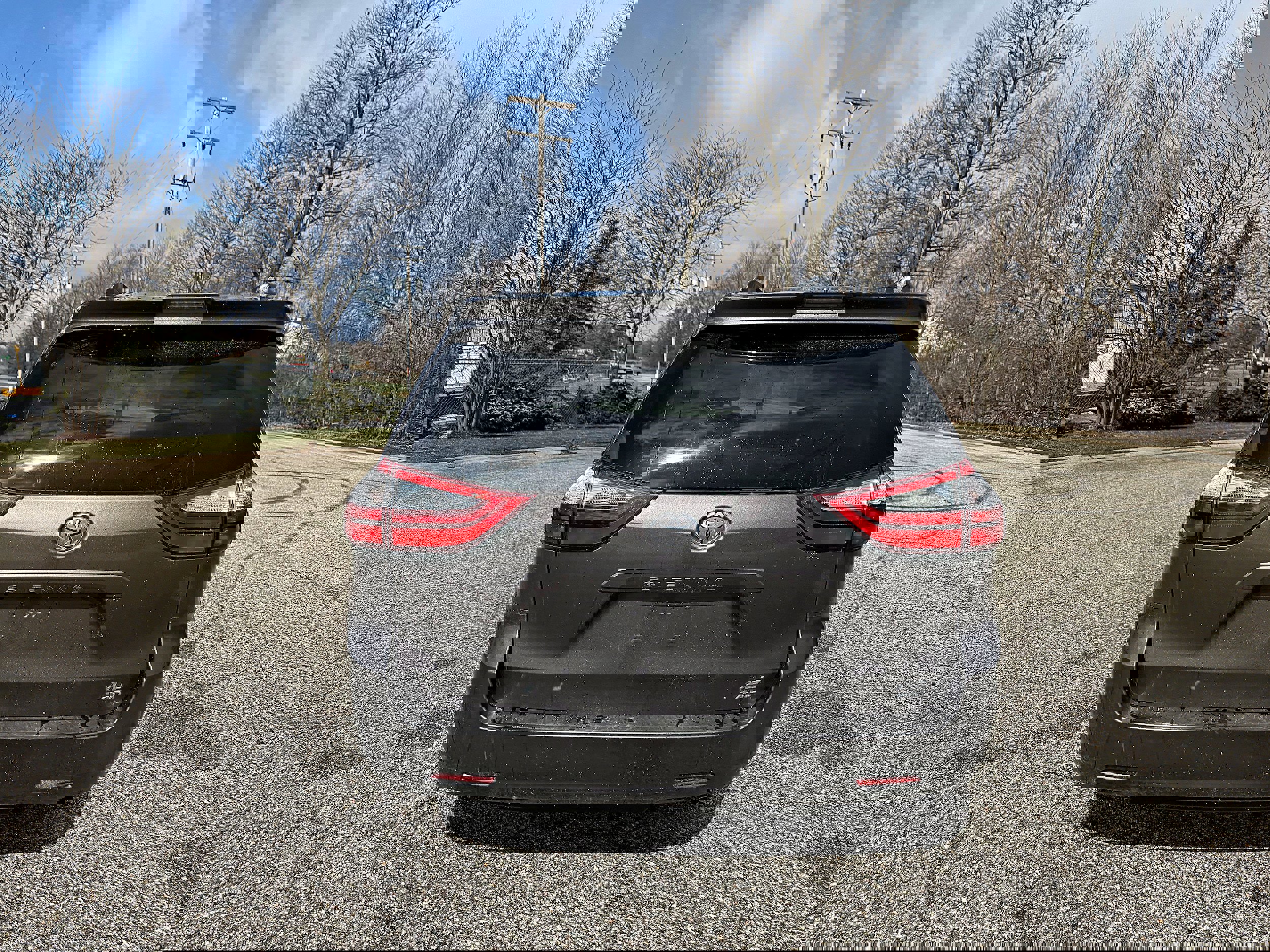 Used 2020 Toyota Sienna XLE w/ Carpet Mat Package image 8