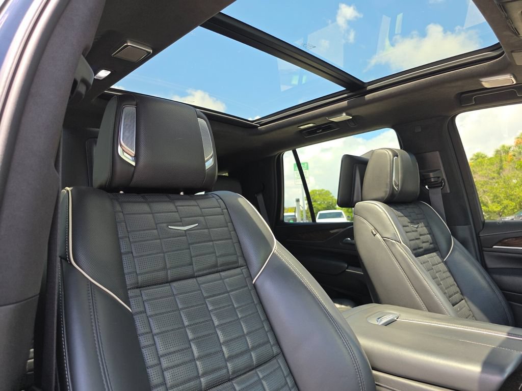 Used 2021 Cadillac Escalade Sport Platinum RWD image 16