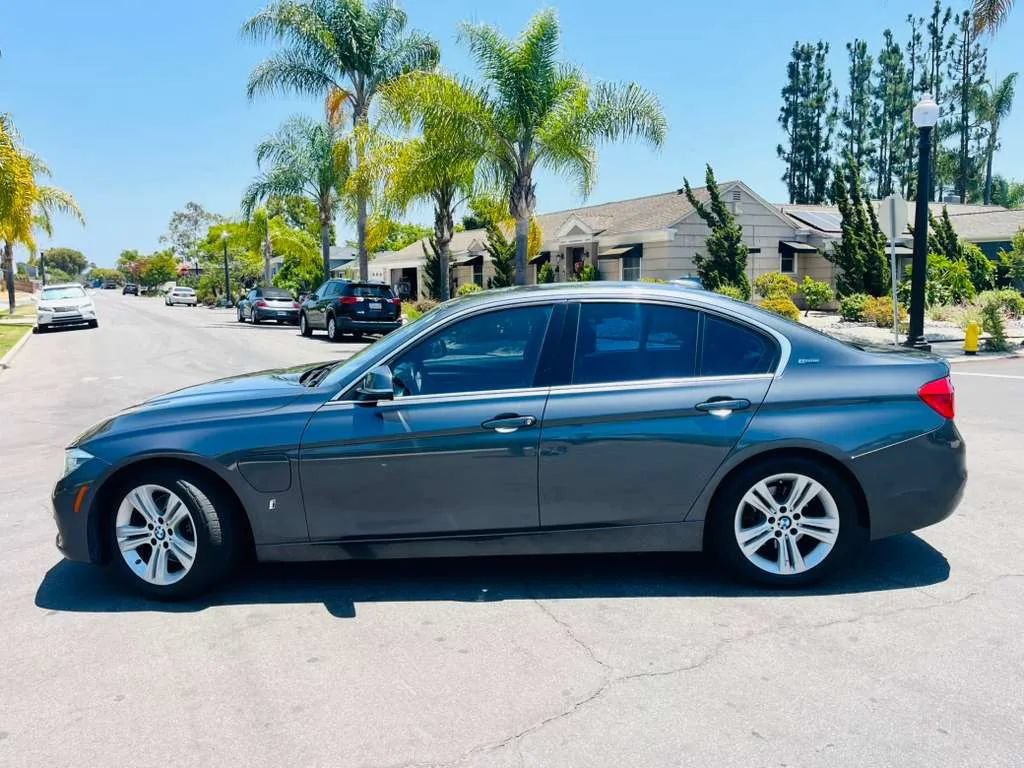 Used 2018 BMW 330e RWD image 8