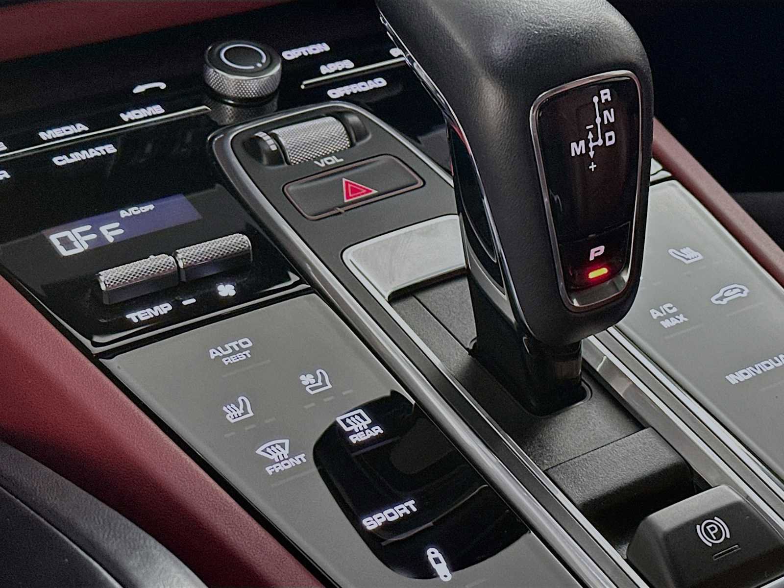 Certified 2023 Porsche Cayenne S Platinum w/ Premium Package Plus image 21