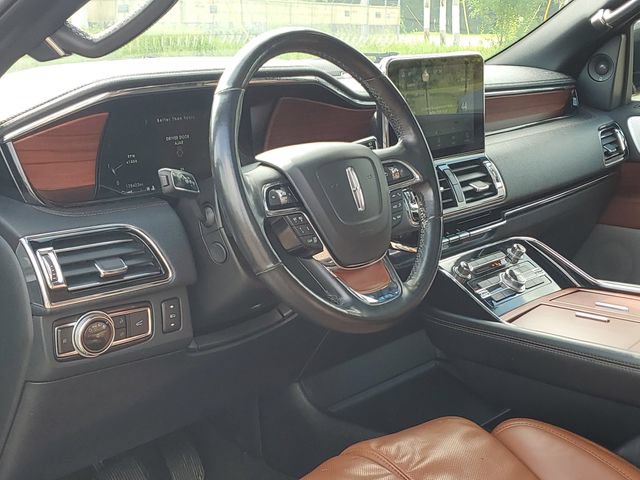 Used 2020 Lincoln Navigator Reserve w/ Luxury Package AWD/4WD image 19