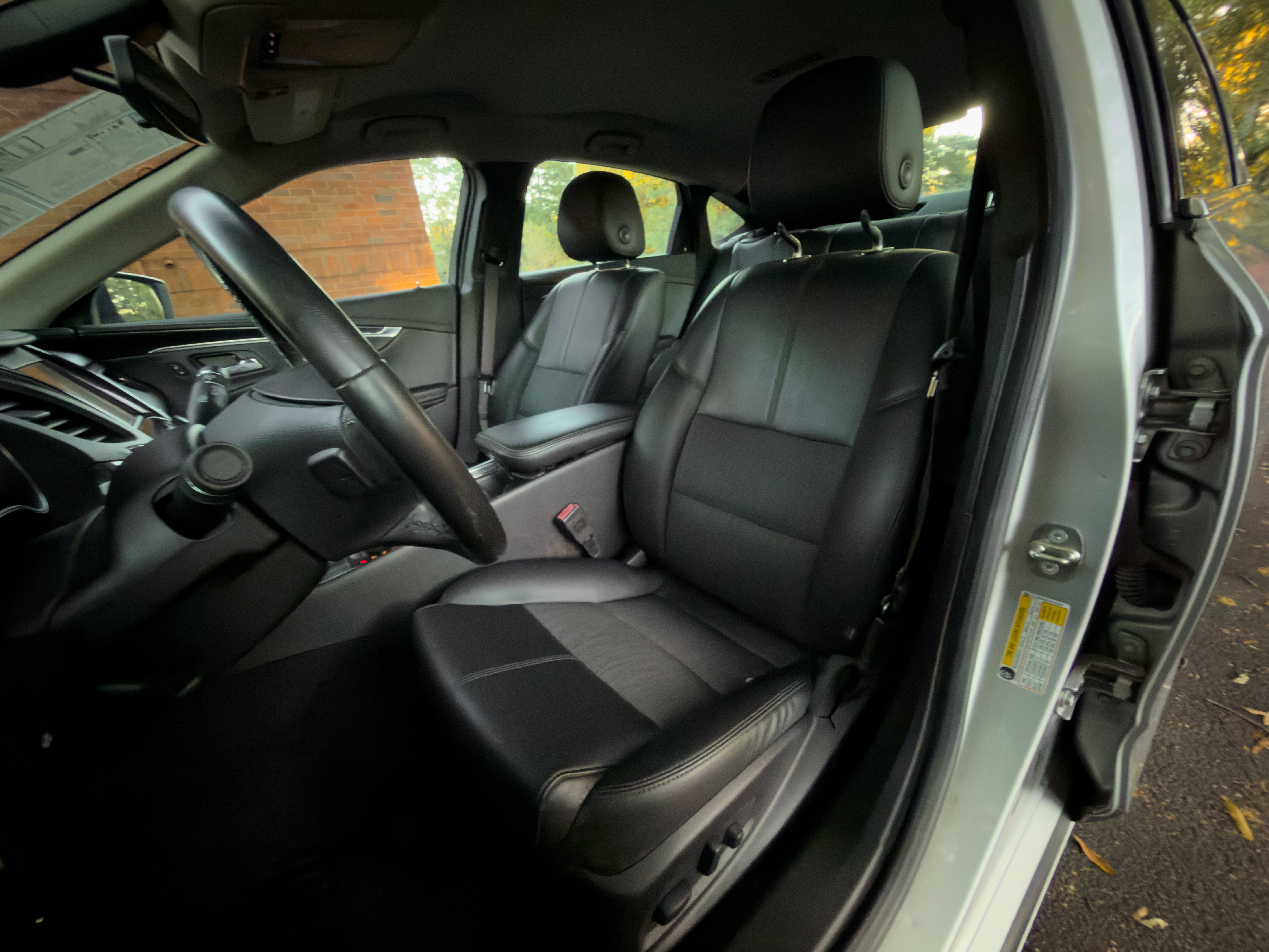 Used 2018 Chevrolet Impala LT FWD image 13