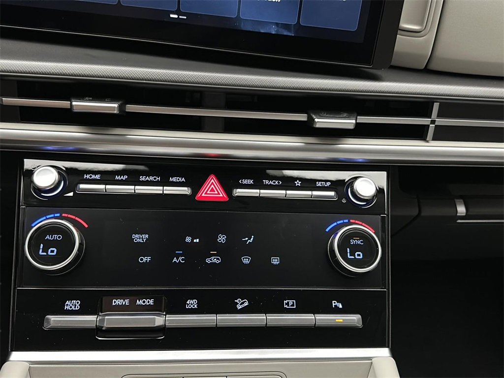 New 2026 Hyundai Santa Fe SE image 11