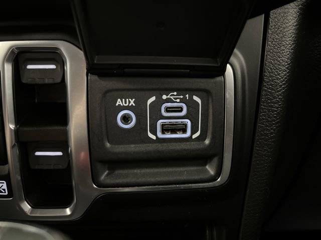 Used 2022 Jeep Gladiator Willys image 23