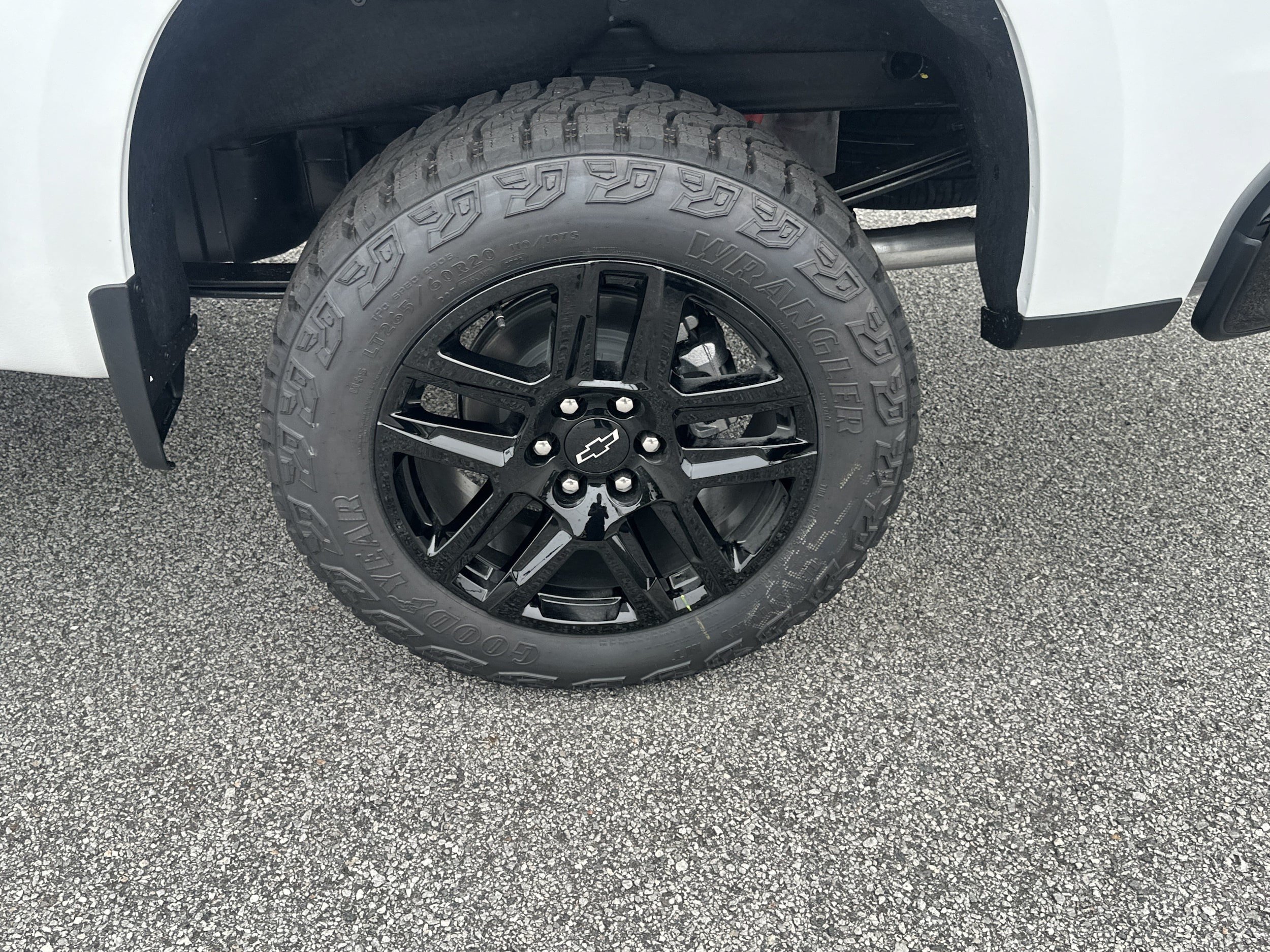 New 2026 Chevrolet Silverado 1500 Custom Trail Boss w/ LPO, Dark Essentials Package AWD/4WD image 19