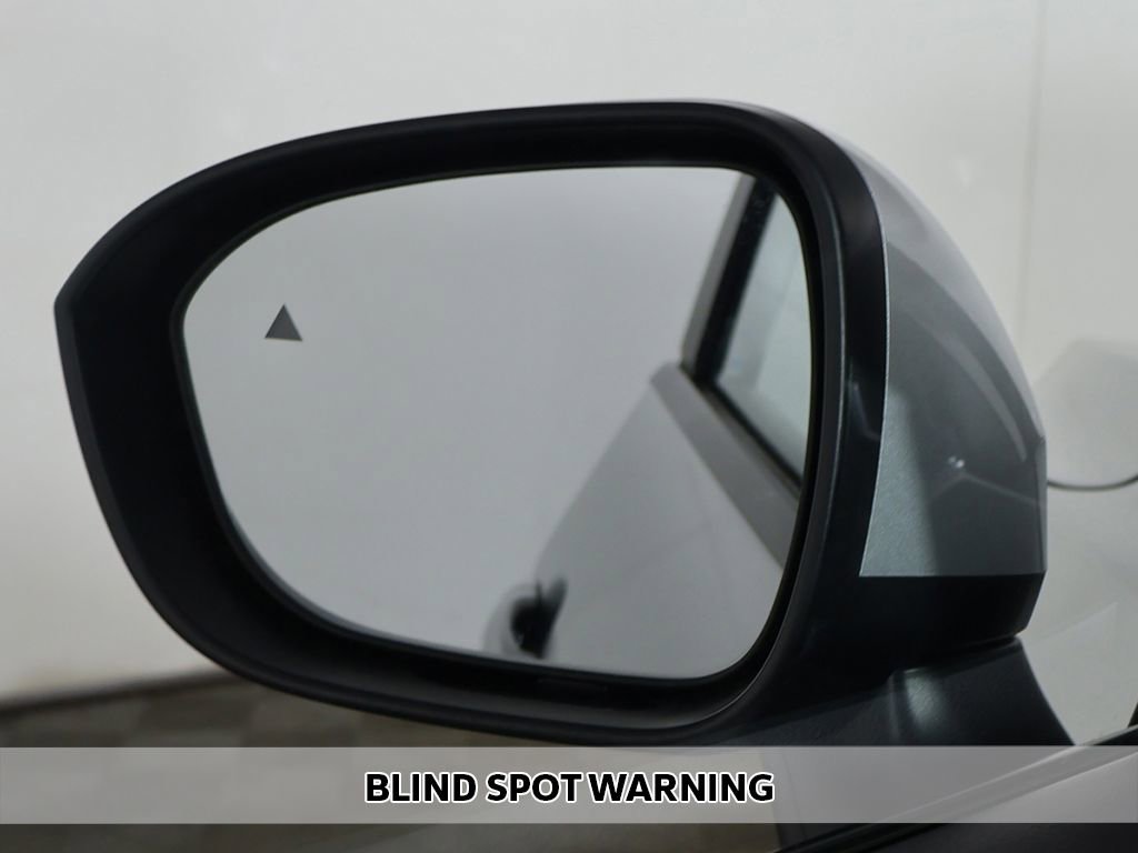 Used 2024 Nissan Rogue SV image 4