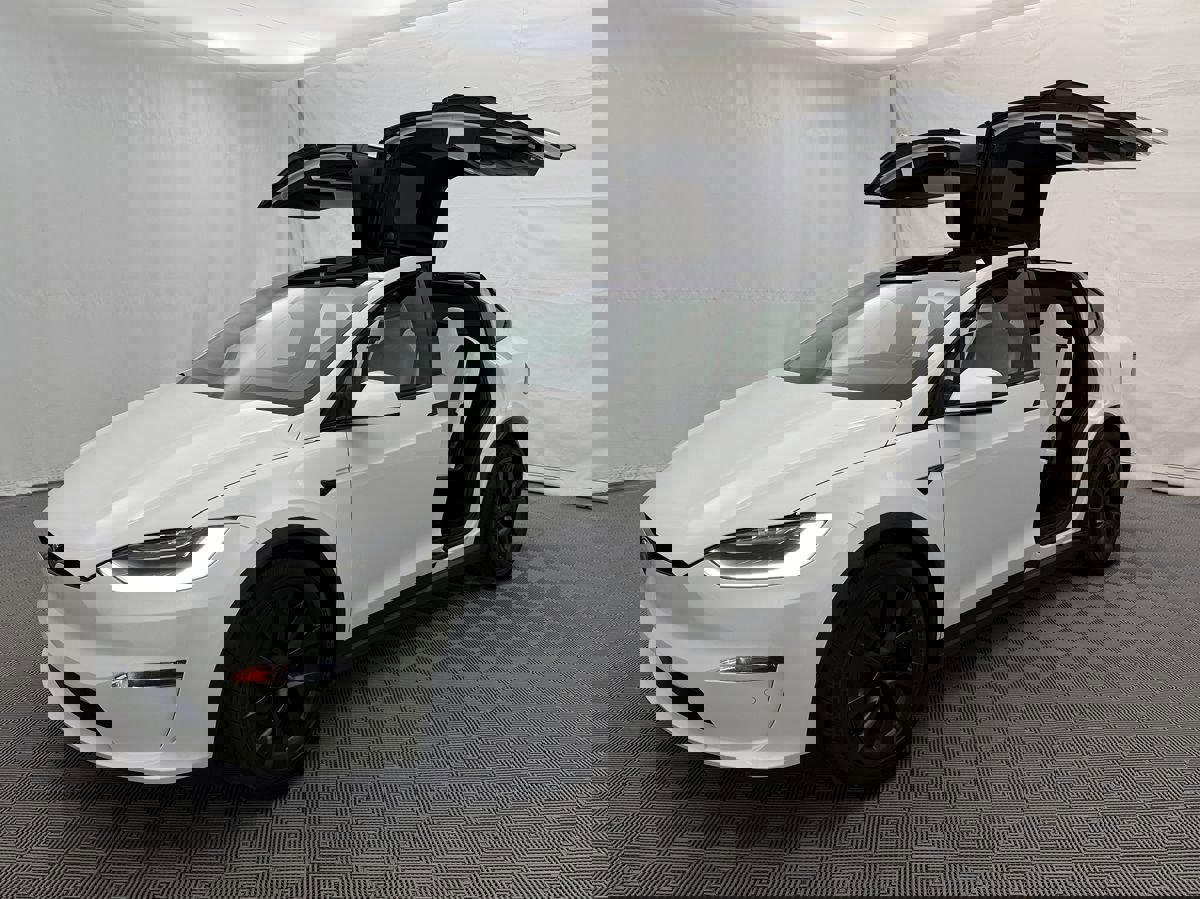 Used 2022 Tesla Model X image 8