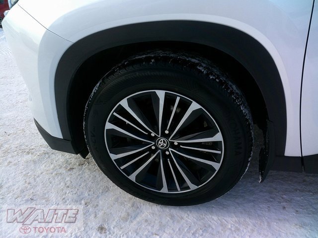 Used 2024 Toyota Grand Highlander AWD Hybrid image 10