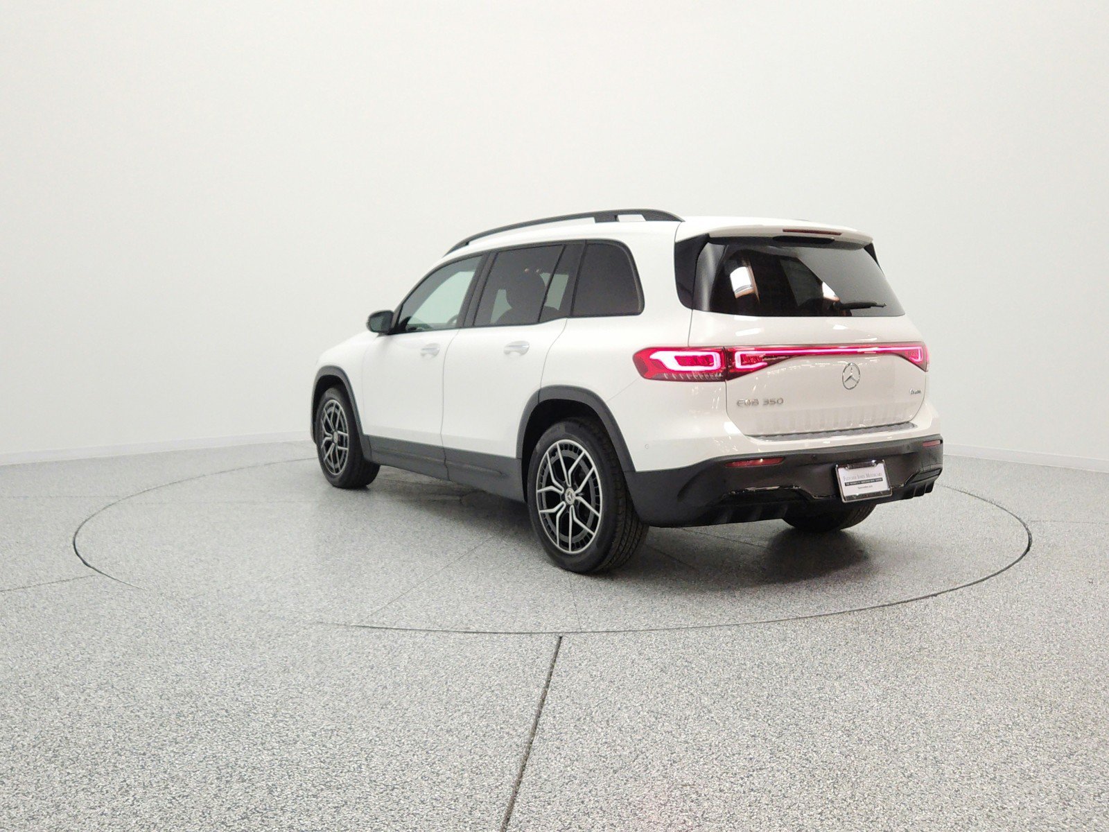 Used 2023 Mercedes-Benz EQB 350 4MATIC SUV image 7