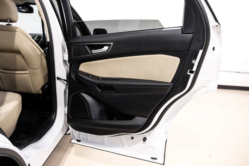 Used 2019 Ford Edge SE image 41