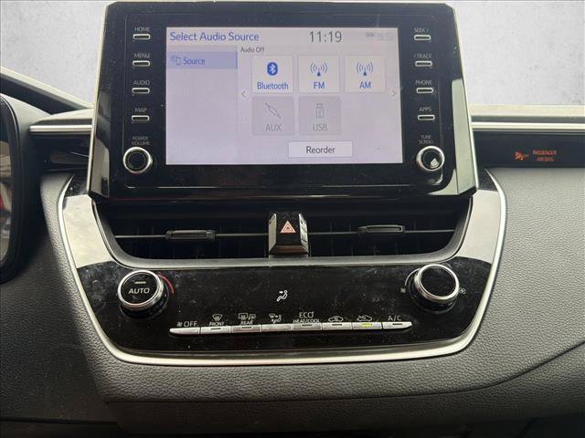 Used 2020 Toyota Corolla LE FWD image 16