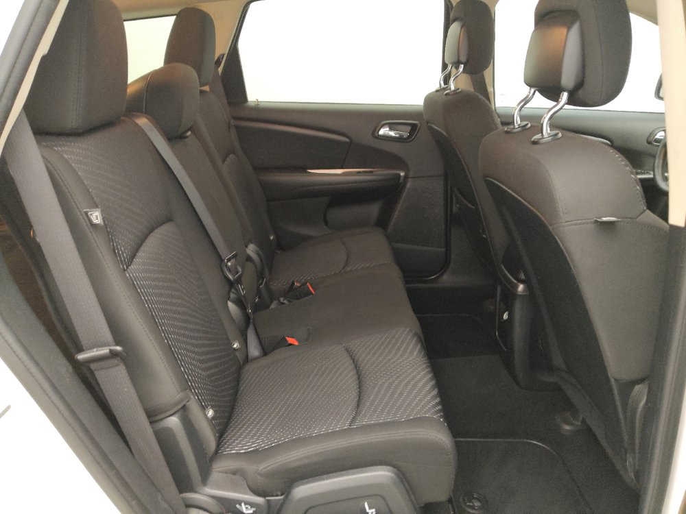 Used 2017 Dodge Journey SXT w/ Comfort/Convenience Group FWD image 19