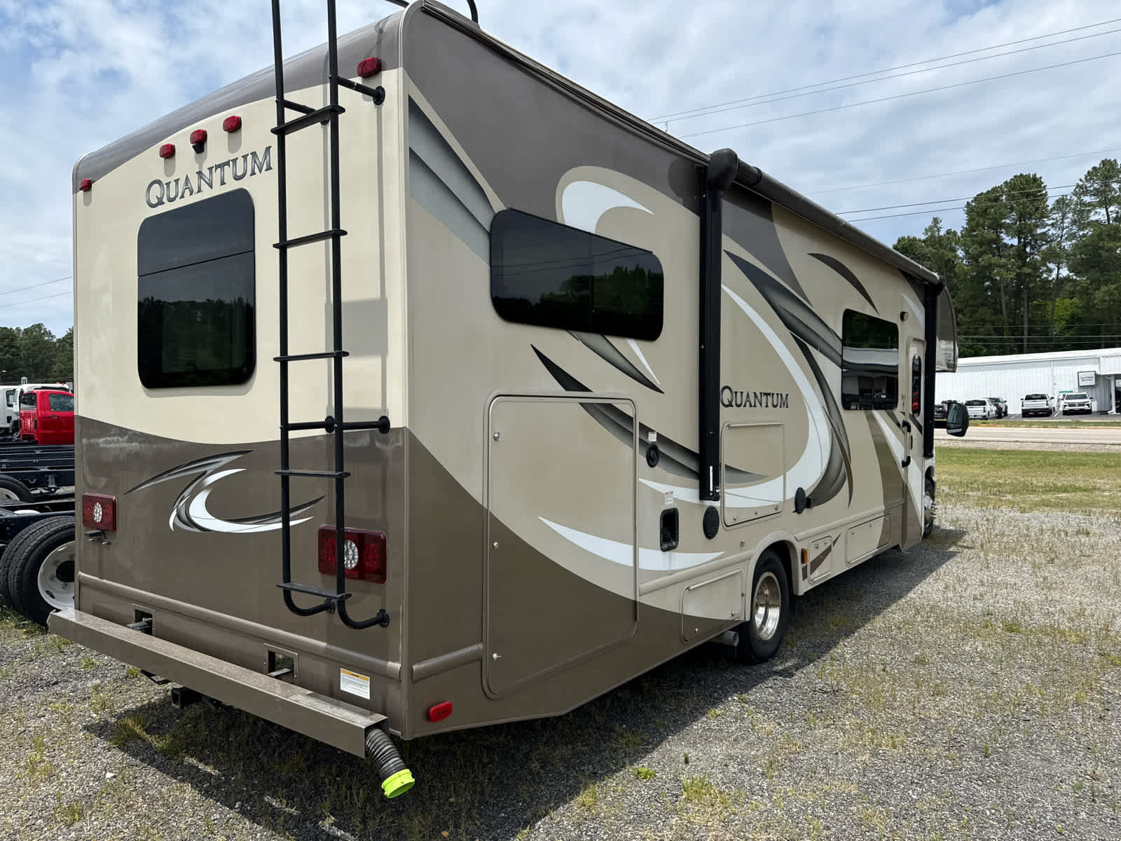 Used 2017 Ford E-450 and Econoline 450 Super Duty w/ Motorhome Prep Package RWD image 27