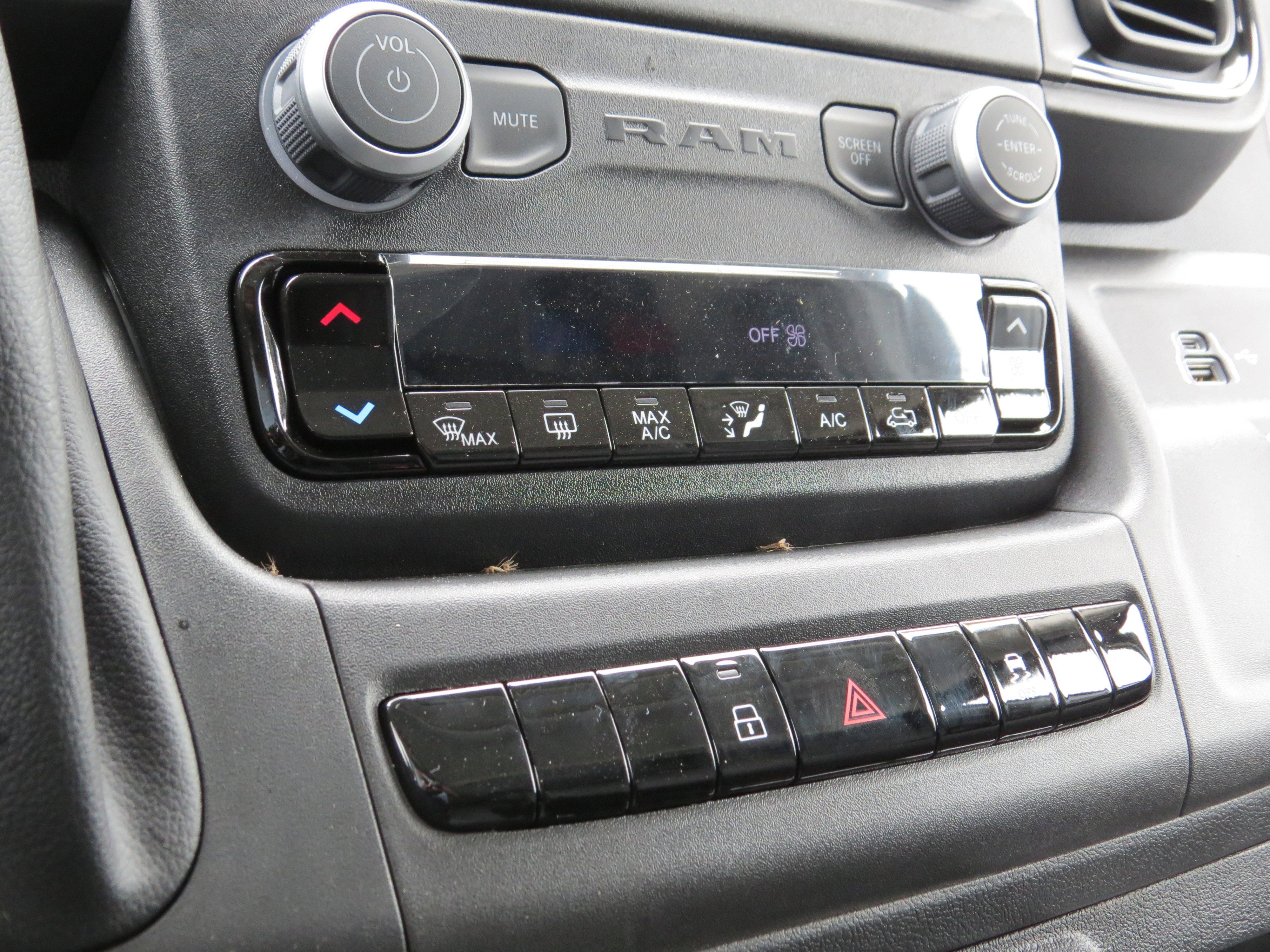 New 2026 RAM ProMaster 1500 w/ Convenience Group image 23