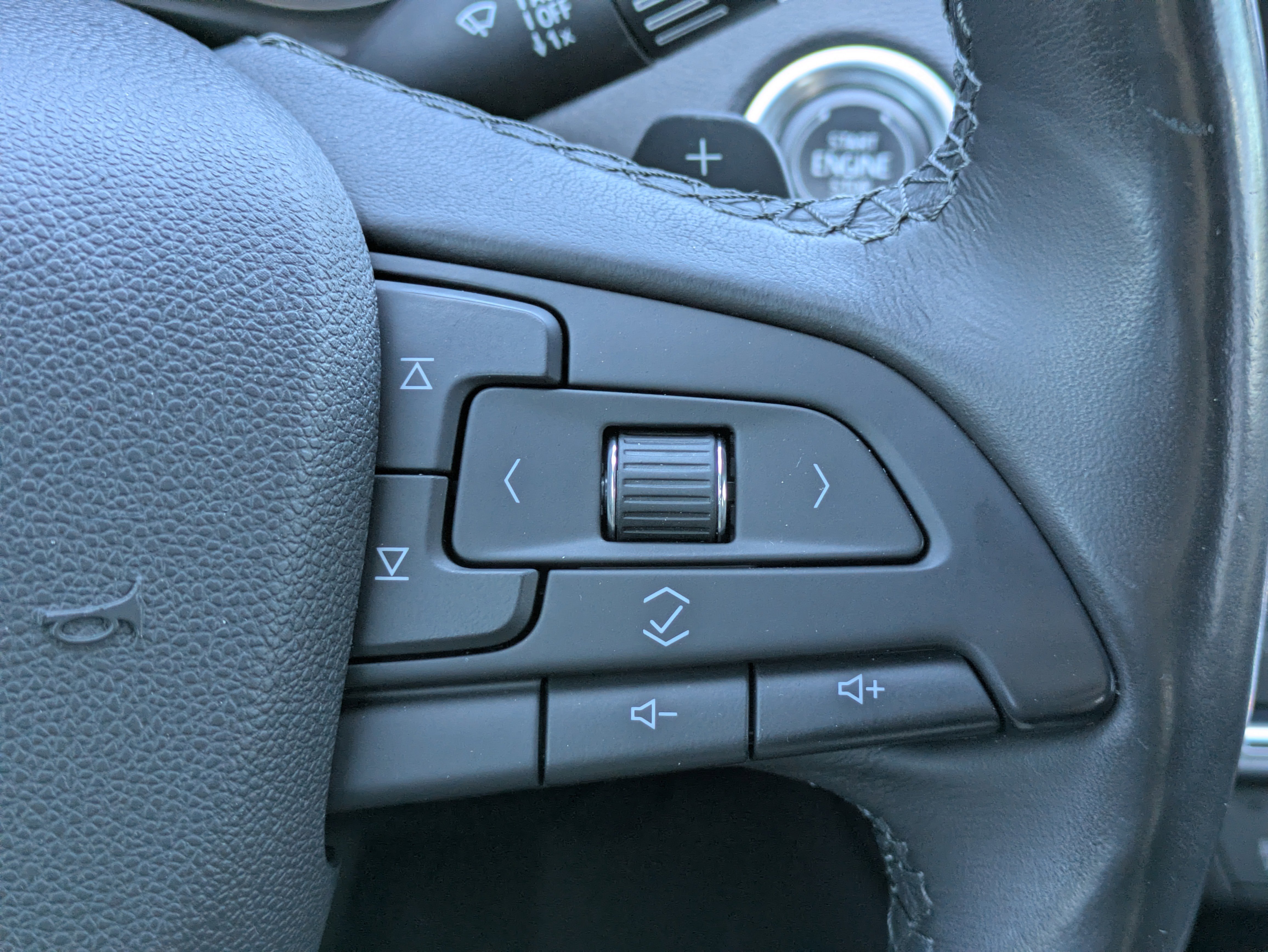 Used 2019 Cadillac XT4 Premium Luxury image 24