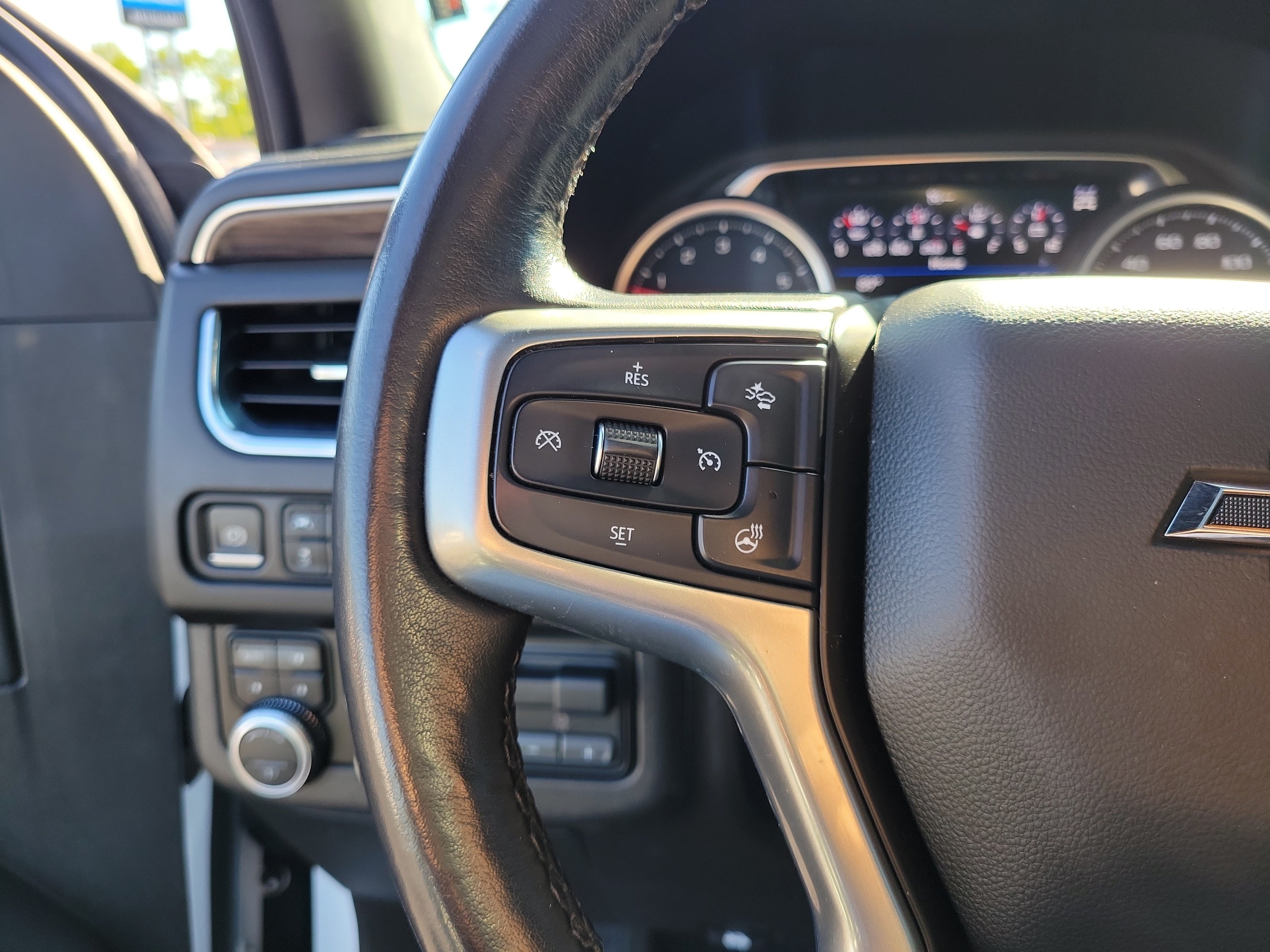 Used 2021 Chevrolet Tahoe Z71 w/ Z71 Off-Road Package AWD/4WD image 22