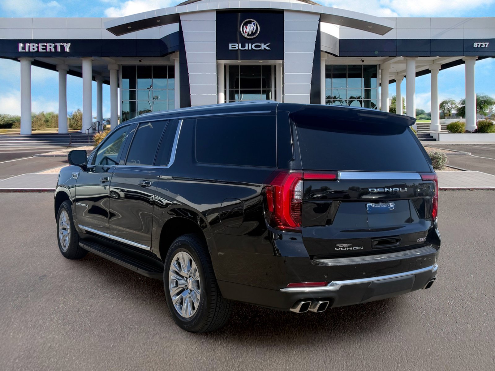 Used 2025 GMC Yukon XL Denali AWD/4WD image 6