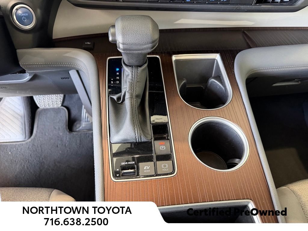 Used 2024 Toyota Sienna LE AWD/4WD image 24