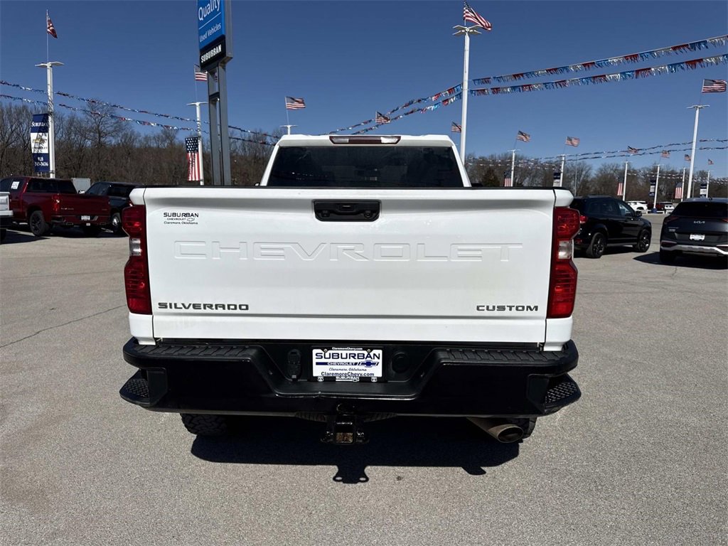 Used 2023 Chevrolet Silverado 2500 Custom w/ Custom Convenience Package image 4
