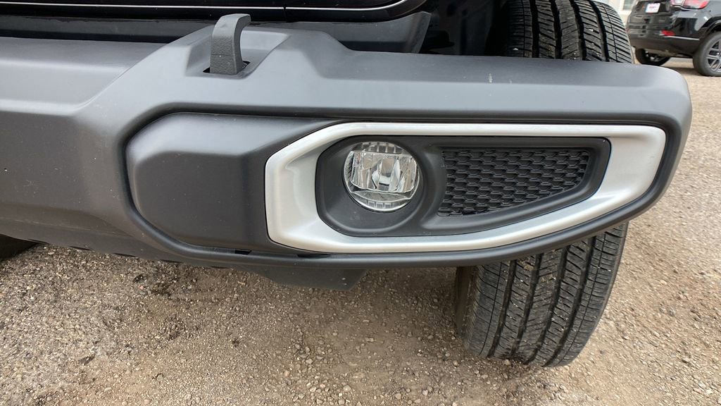 Used 2024 Jeep Wrangler Sahara w/ Safety Group image 11