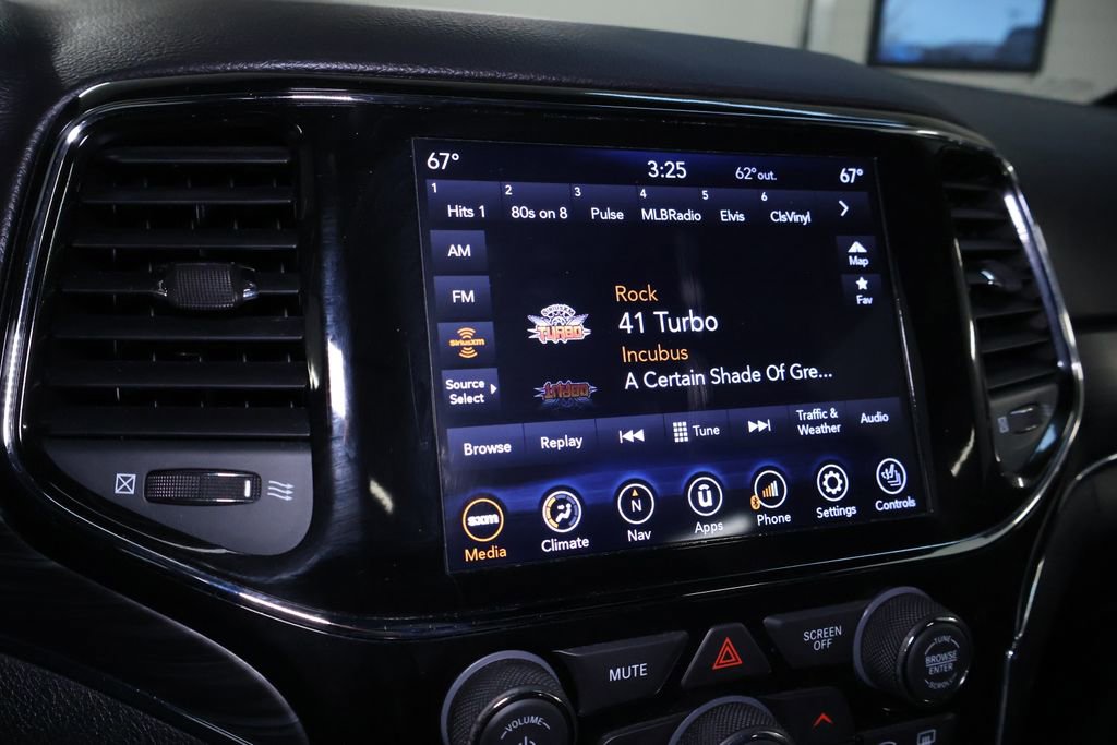 Used 2020 Jeep Grand Cherokee Limited image 31