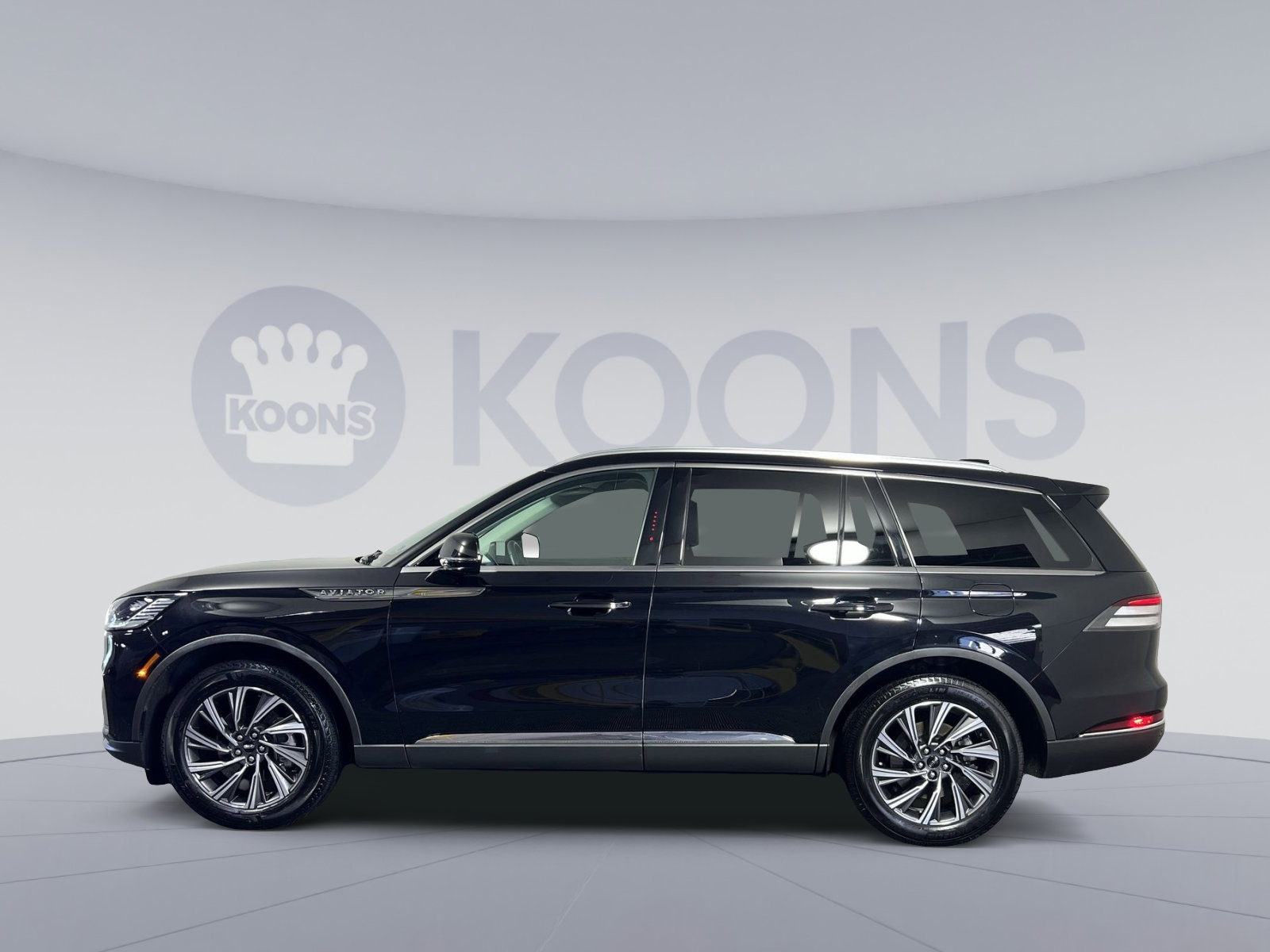 Used 2025 Lincoln Aviator AWD image 7
