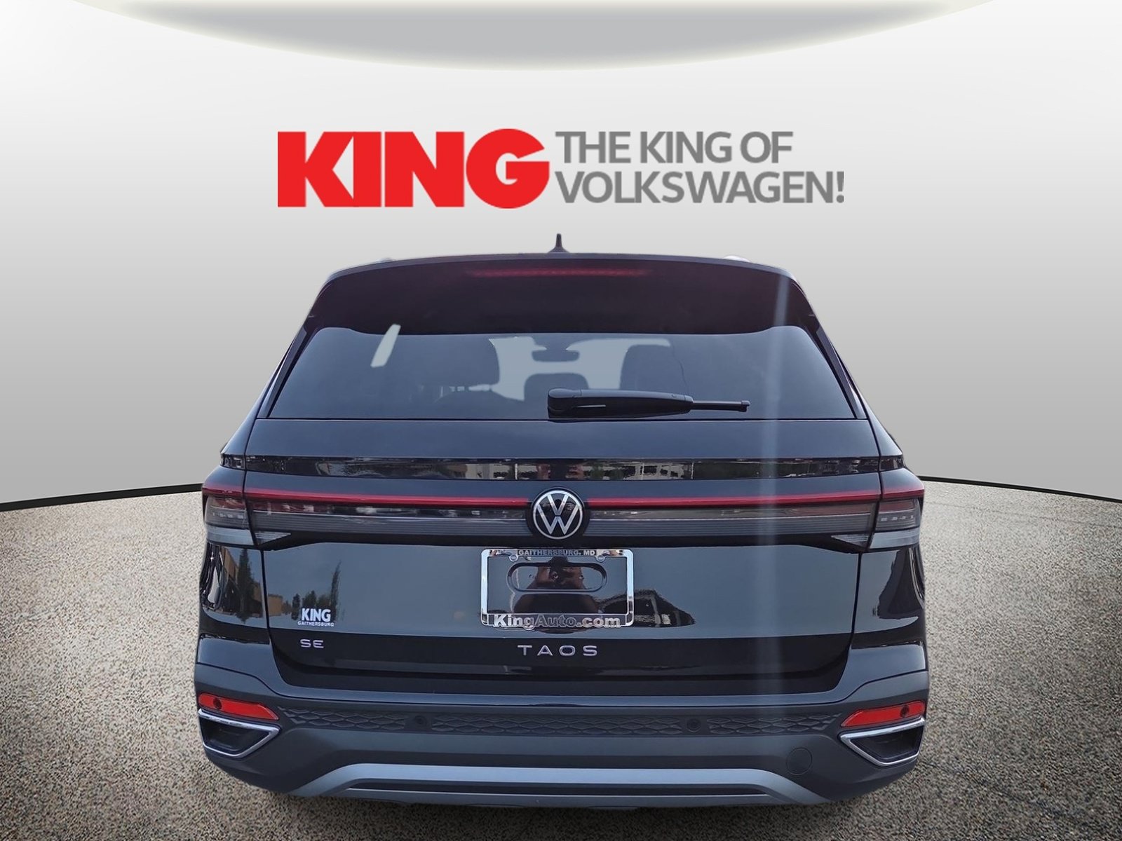 New 2026 Volkswagen Taos SE w/ Panoramic Sunroof Package FWD image 4