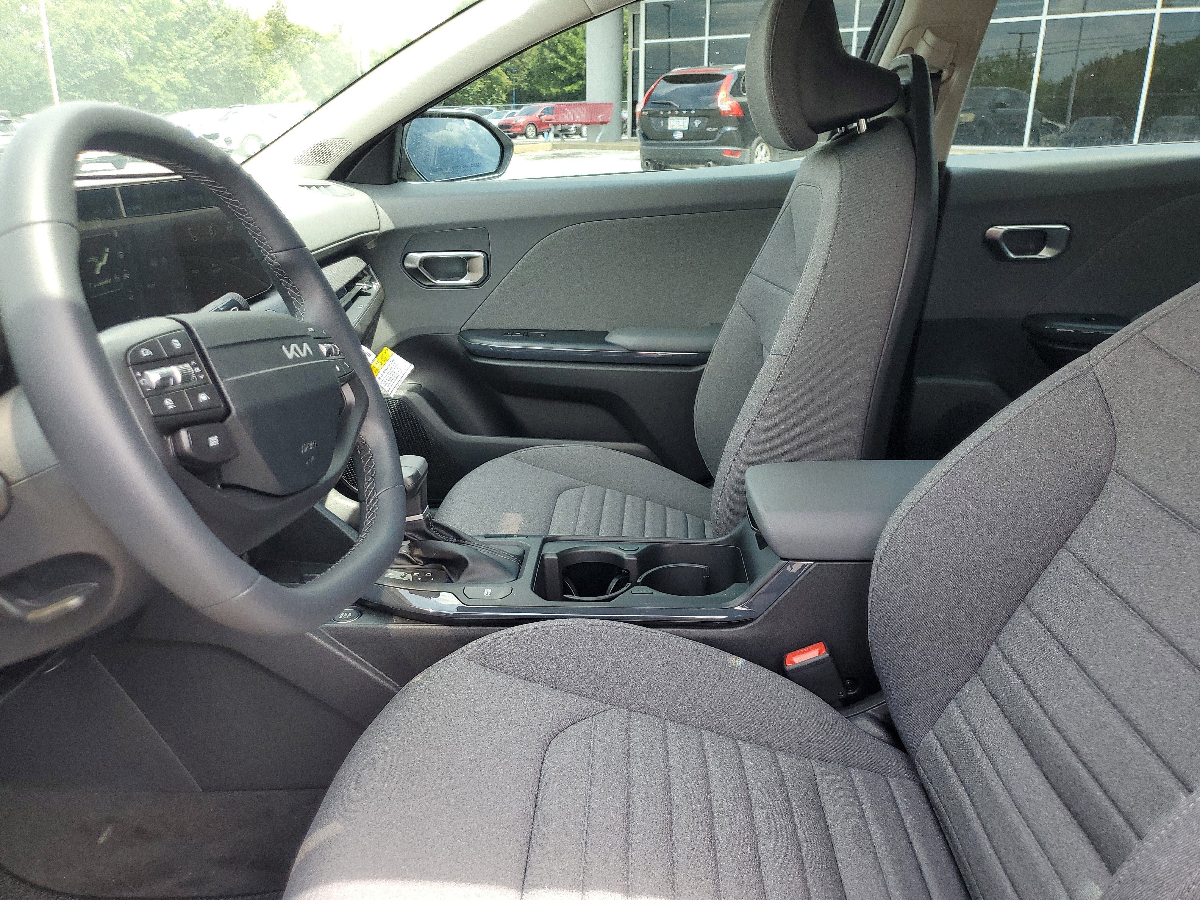 New 2025 Kia K4 EX image 28