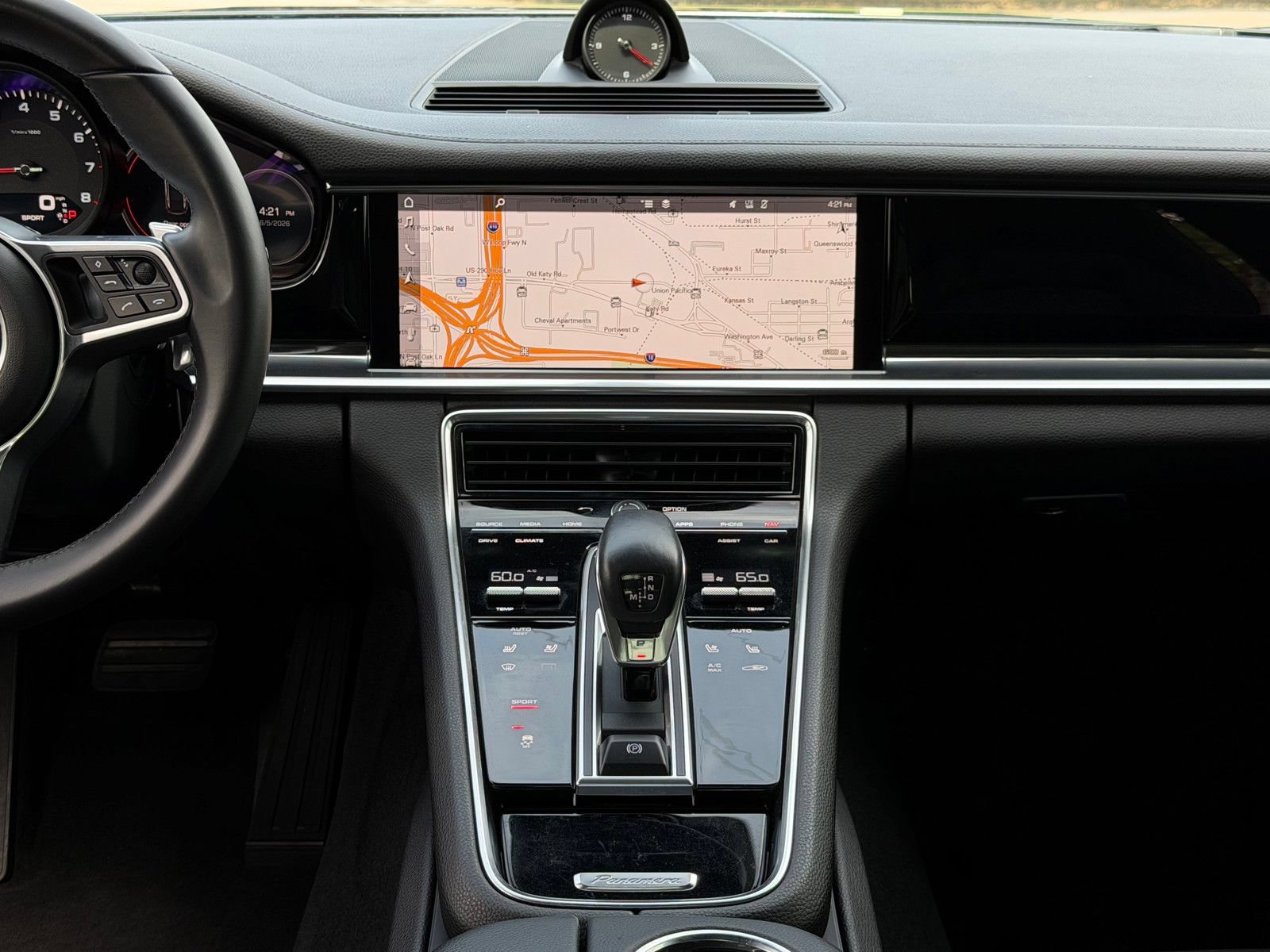 Used 2017 Porsche Panamera image 5