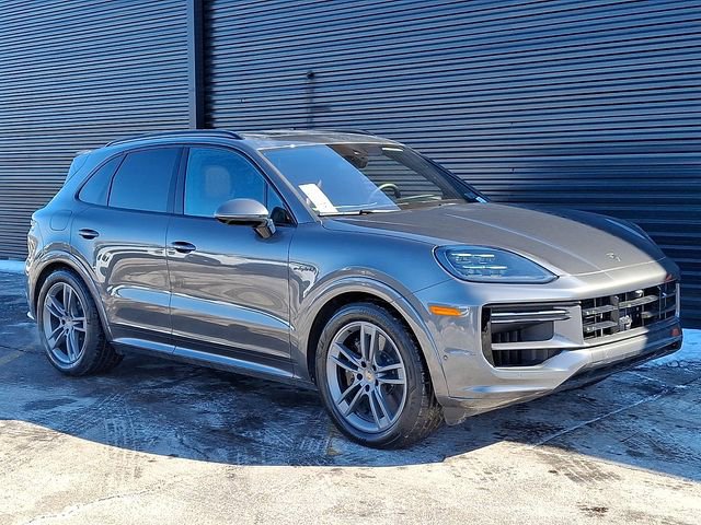 New 2025 Porsche Cayenne Turbo image 9