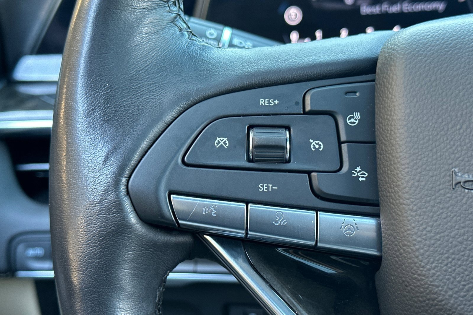 Certified 2024 Cadillac Escalade Premium Luxury image 35