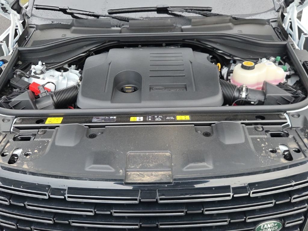 New 2026 Land Rover Range Rover SE image 29