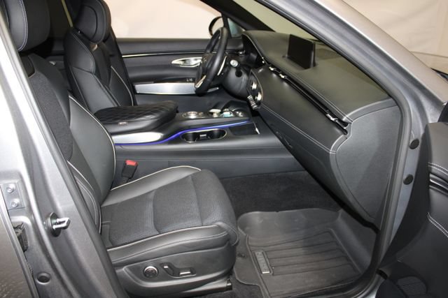 Used 2024 Genesis GV70 2.5T w/ Sport Prestige Package AWD/4WD image 16