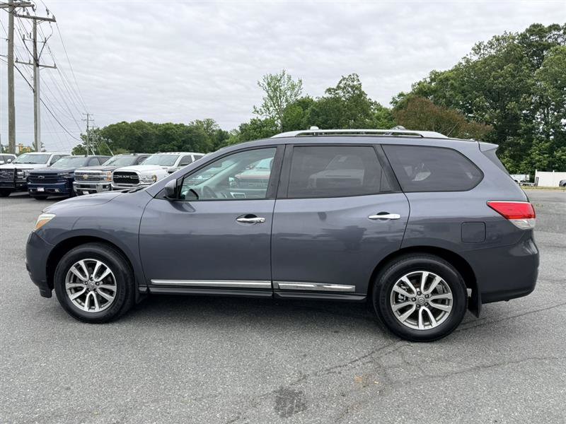 Used 2013 Nissan Pathfinder SL w/ Cargo Pkg FWD image 8