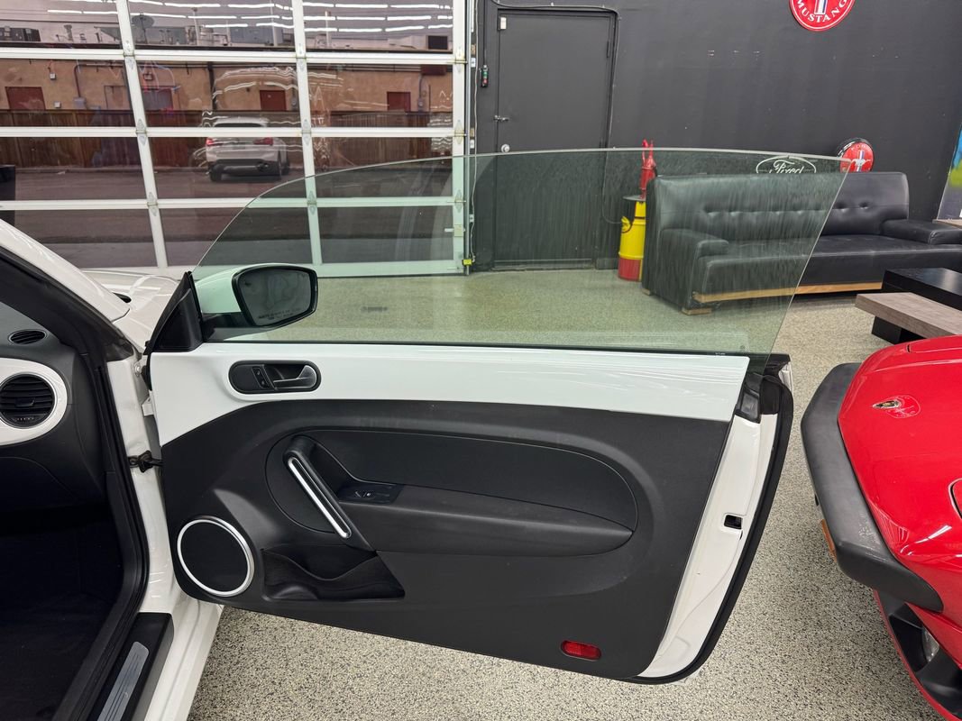 Used 2013 Volkswagen Beetle 2.5 image 14