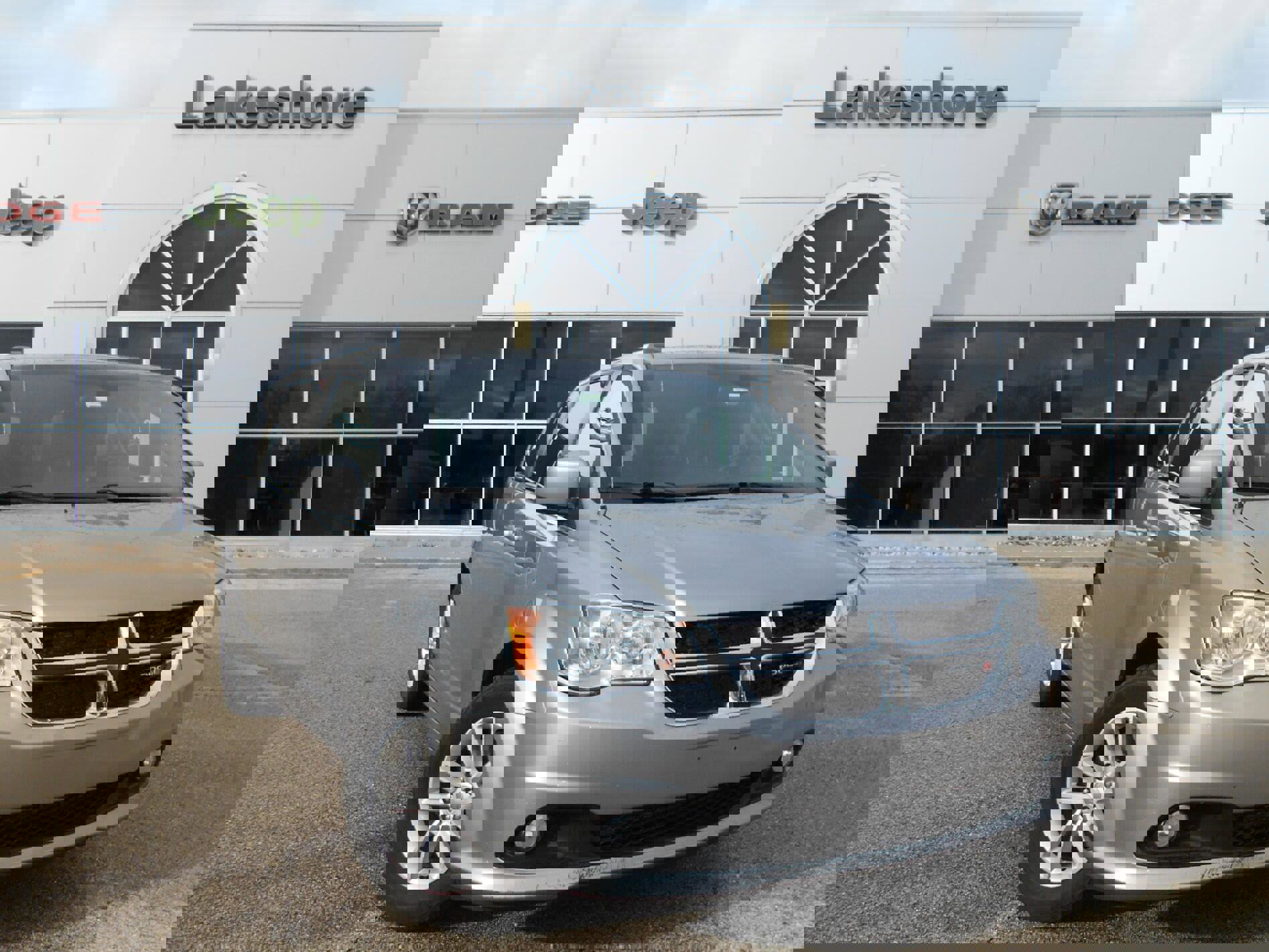 Certified 2019 Dodge Grand Caravan SXT image 3