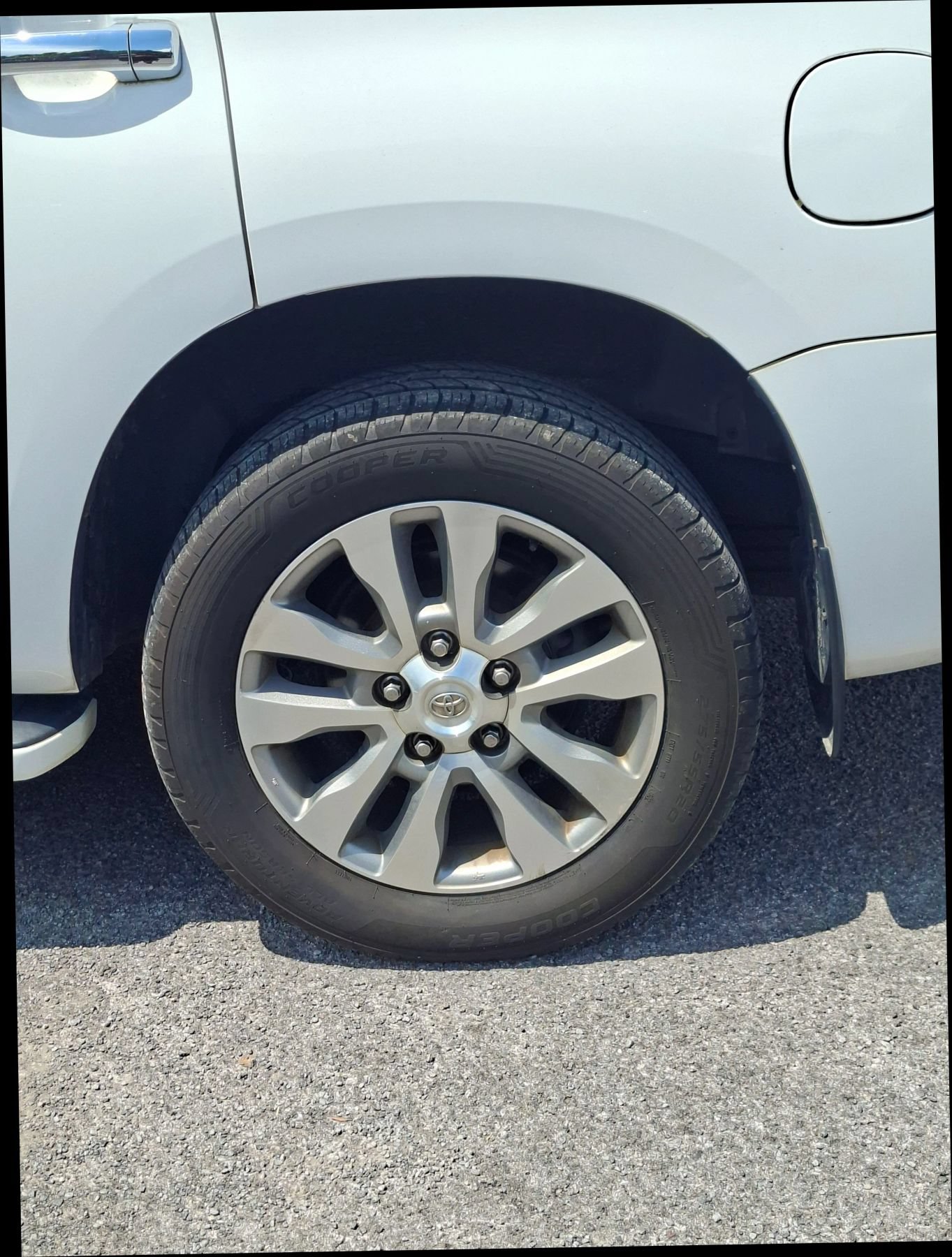 Used 2013 Toyota Sequoia Limited AWD/4WD image 17