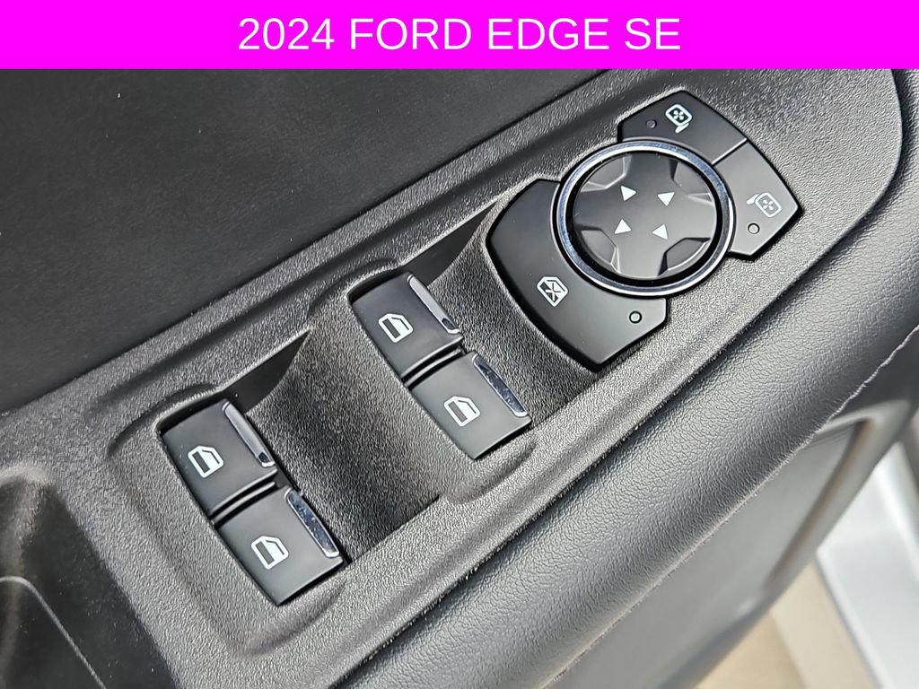 Used 2024 Ford Edge SE image 18