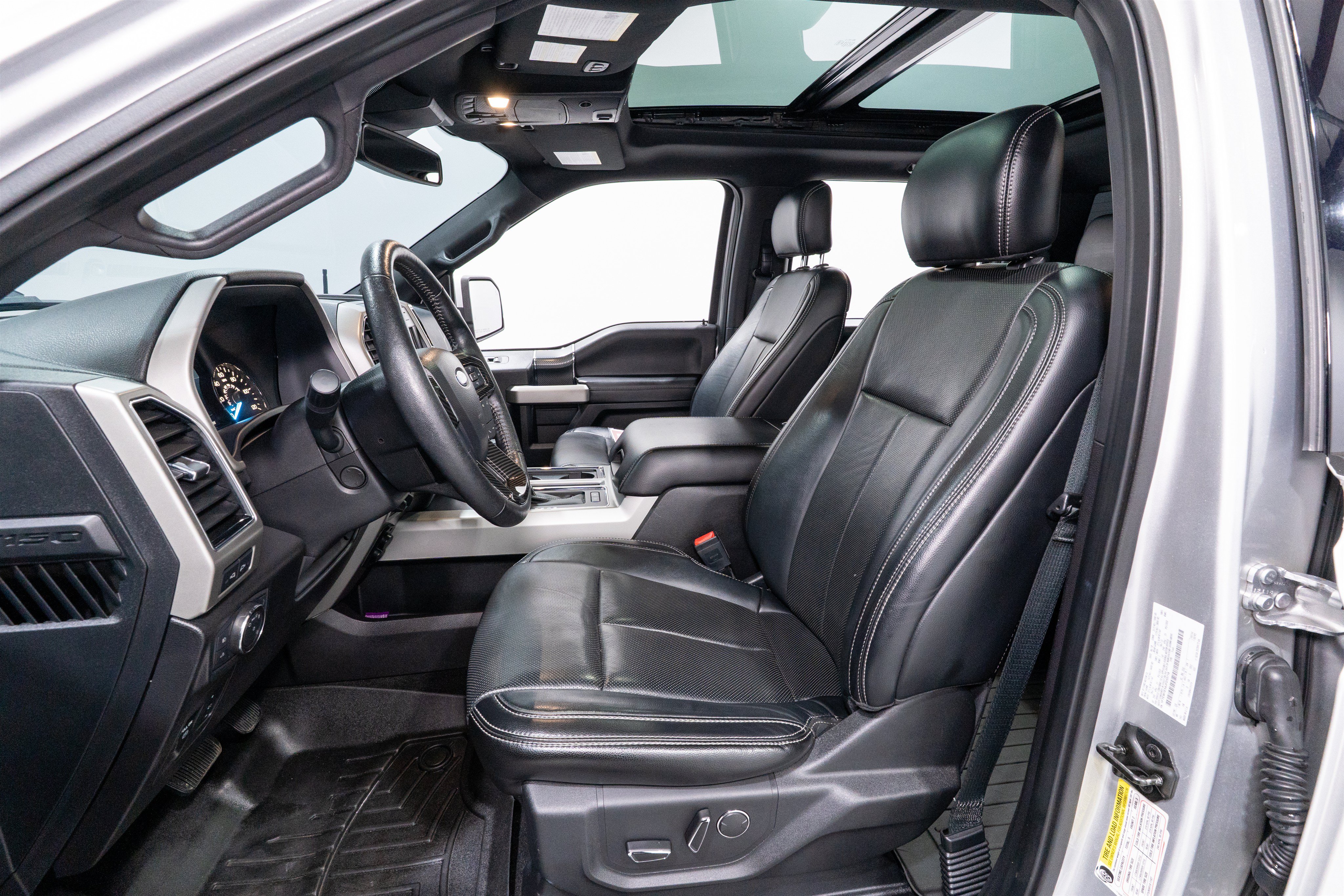 Used 2018 Ford F150 Lariat w/ Equipment Group 502A Luxury AWD/4WD image 20