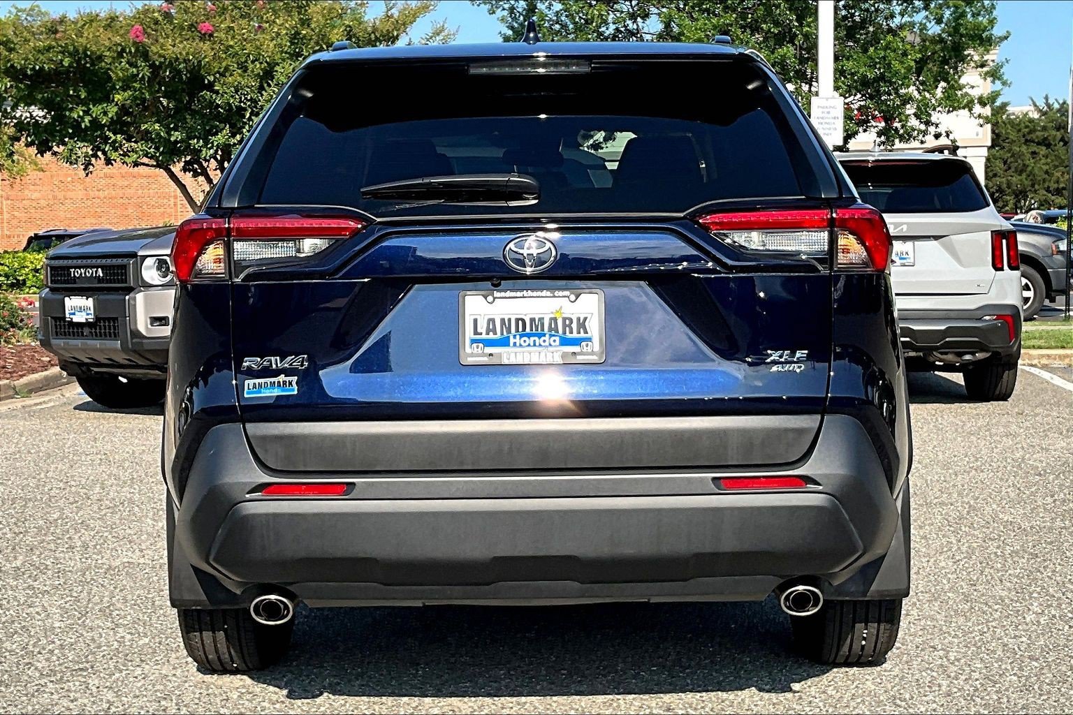 Used 2024 Toyota RAV4 XLE AWD/4WD image 4
