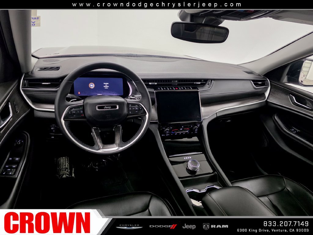 Certified 2024 Jeep Grand Cherokee Limited w/ Black Appearance Package RWD image 15
