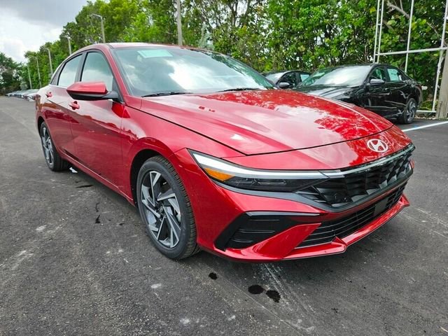Used 2025 Hyundai Elantra SEL FWD image 8