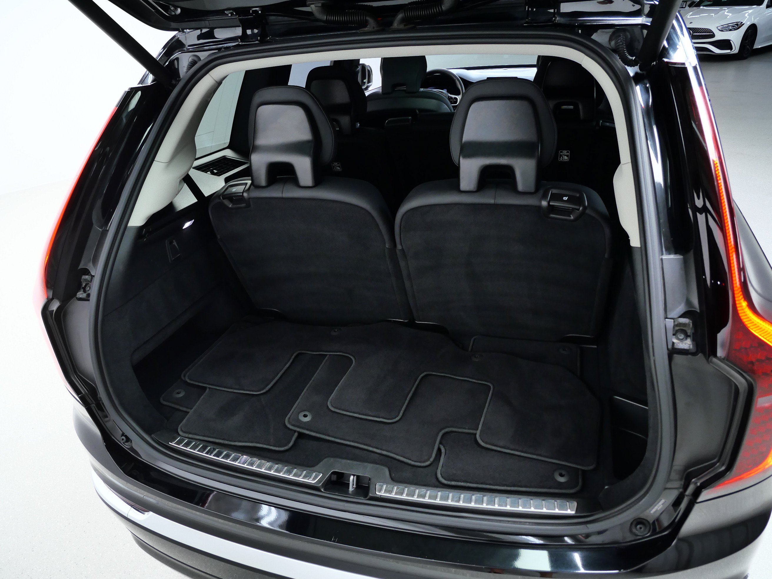 Used 2025 Volvo XC90 B6 Plus AWD/4WD image 7
