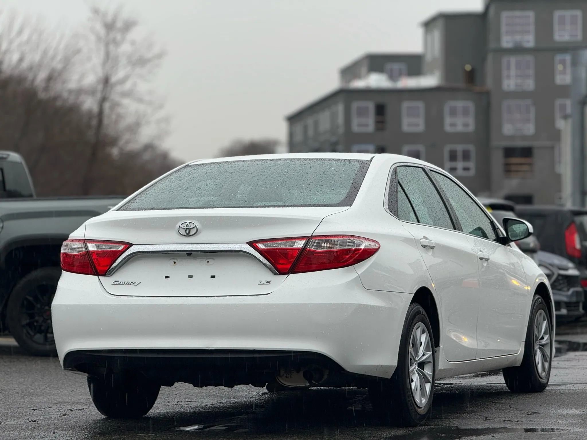 Used 2016 Toyota Camry LE FWD image 11