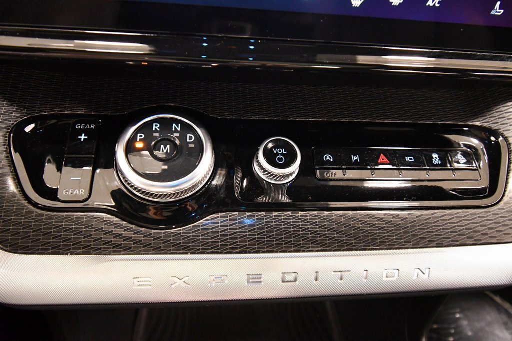 Used 2025 Ford Expedition Max Platinum w/ Stealth Performance Package image 30