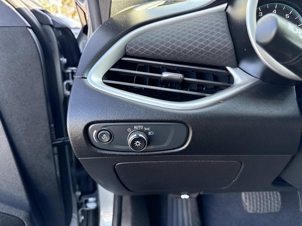 Used 2024 Chevrolet Malibu LT image 33